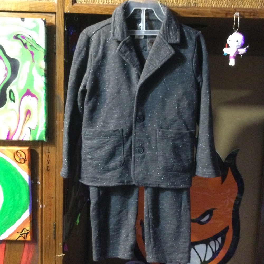 Oshkosh Gosh baby b’gosh comfy dark gray suit jacket and pants size 4t set only